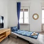 דירה Vibrant Neighborhood Vibes *