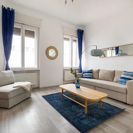 Vibrant Neighborhood Vibes Apartman *