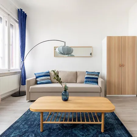 Apartman Vibrant Neighborhood Vibes *